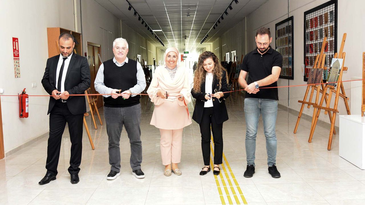 Afyon'da çok ilginç bir sergisi açıldı: Kapı Tokmakları sergisi...