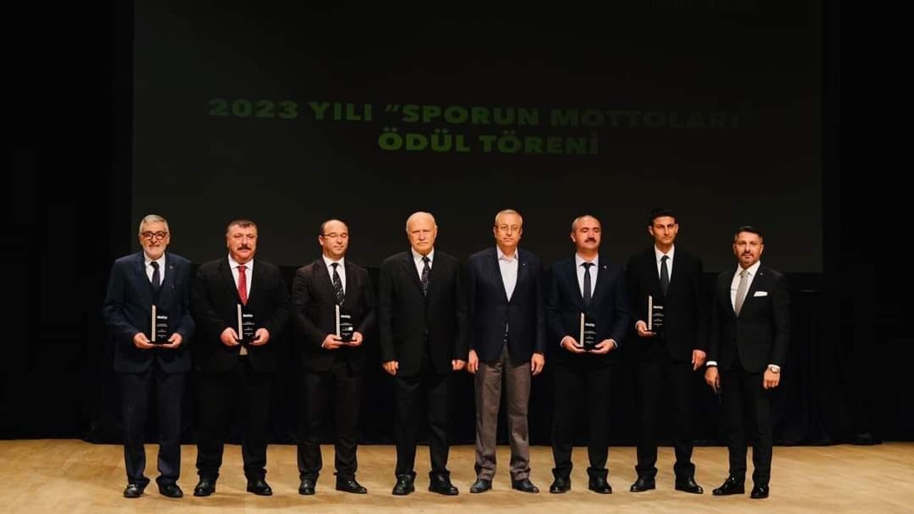 Başkan Bozkurt’a Yılın Spor Dostu ödülü