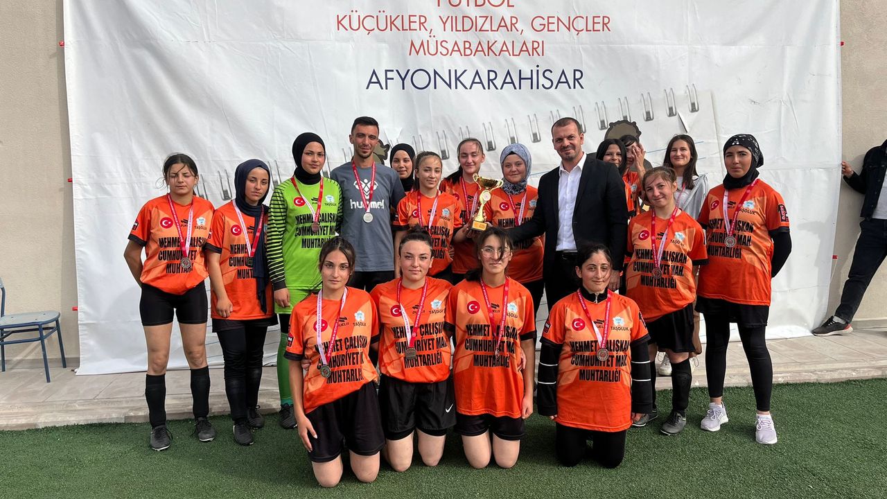 Afyon’da Kız Futbol takımlarının en iyisi belli oldu: İşte o takım...