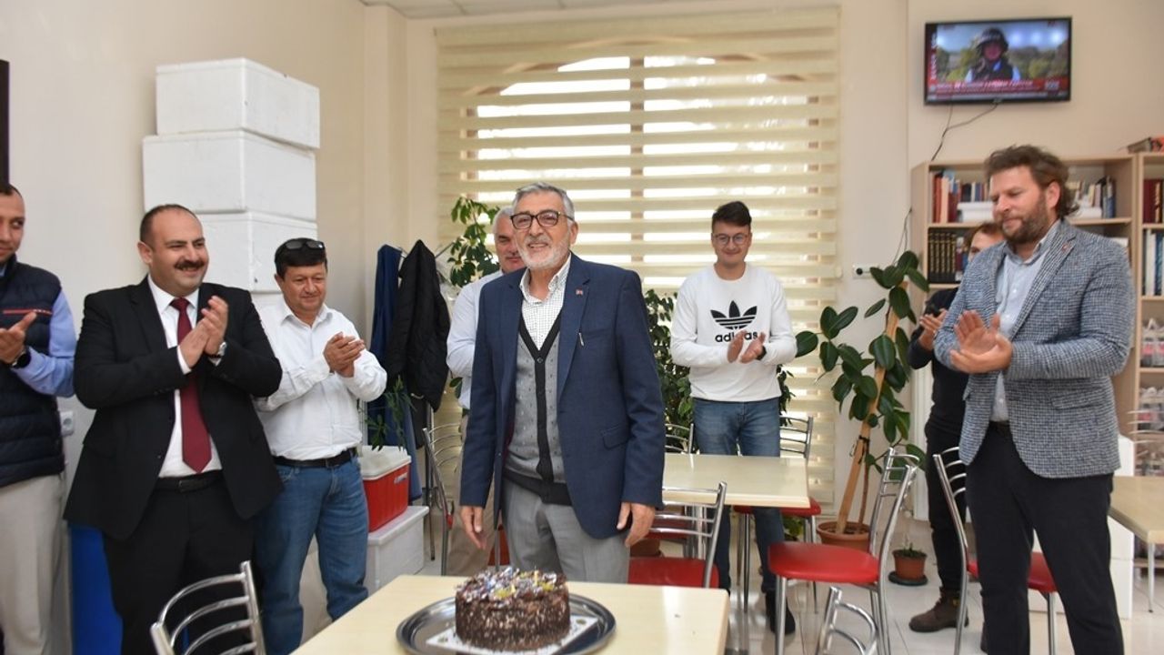 Başkan Bozkurt’a sürpriz doğum günü