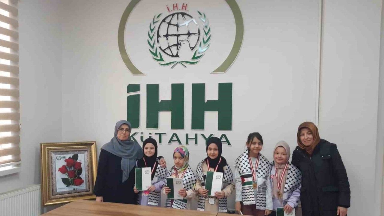 Kütahya’da genç kızlar Gazze için öyle bir şey yaptı ki...