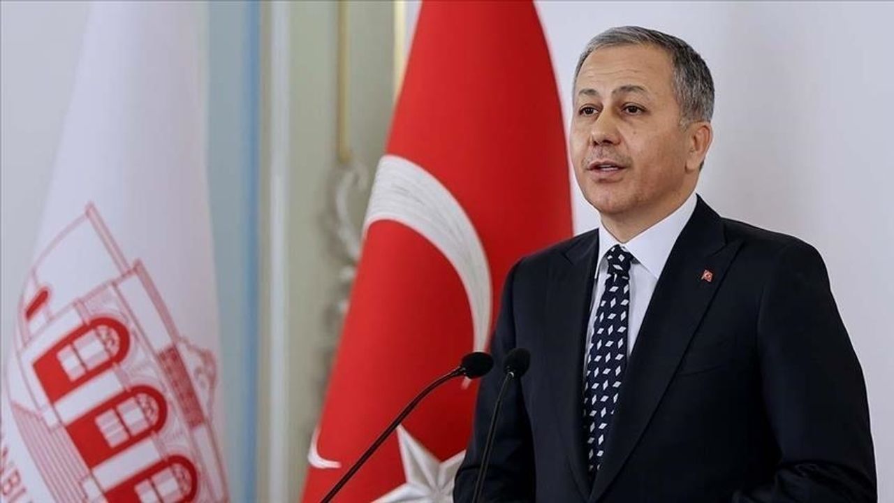 İçişleri Bakanı Ali Yerlikaya açıkladı: Afyon'da mercek operasyonu! Tüfekler, tabancalar…