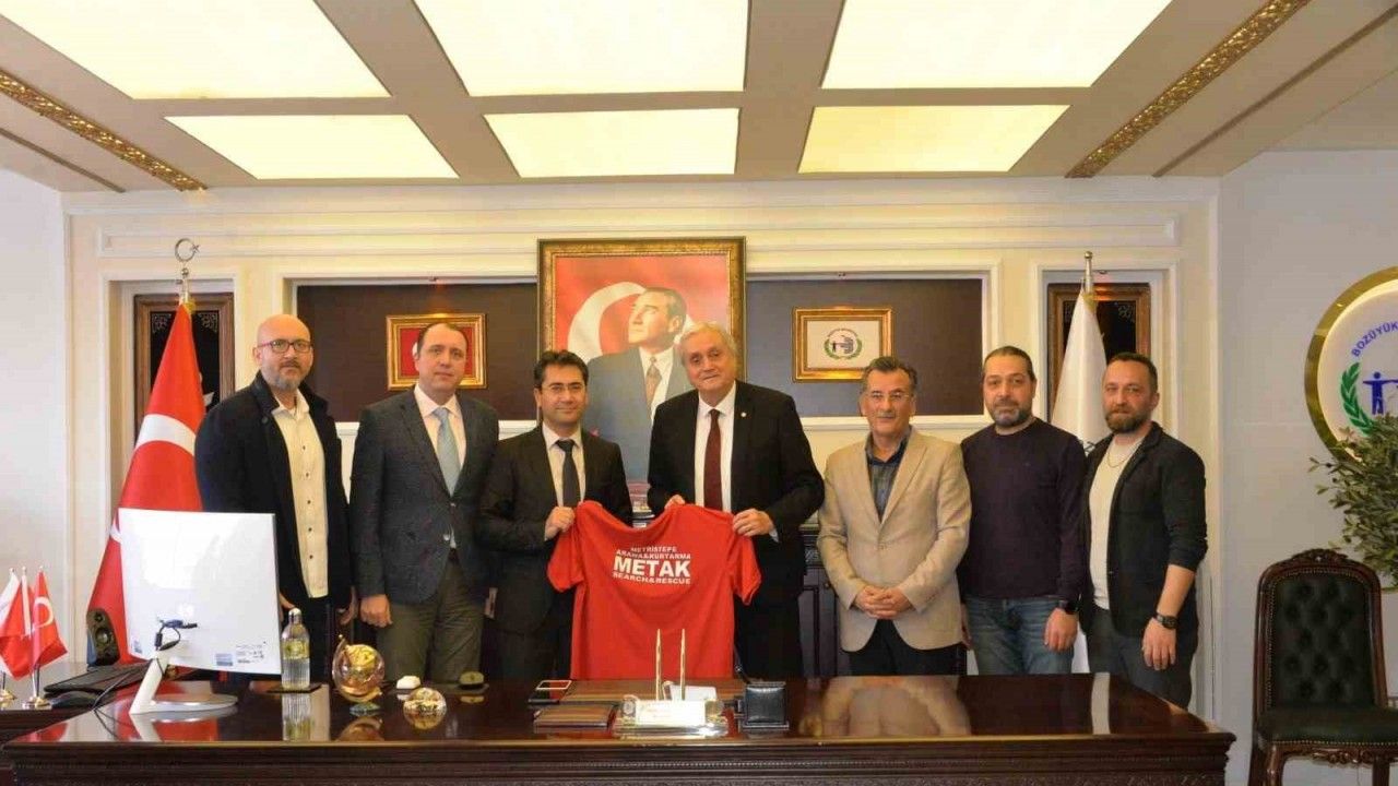Başkan Bakkalcıoğlu, Metristepe Arama ve Kurtarma Derneği’ni makamında ağırladı