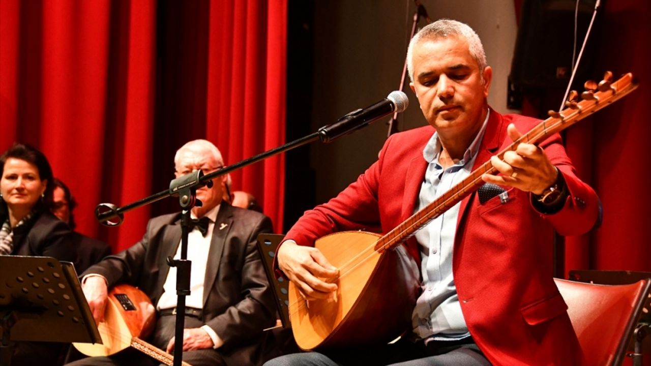 Fethiye'de TRT sanatçısı Hamdi Özbay, törenle anıldı