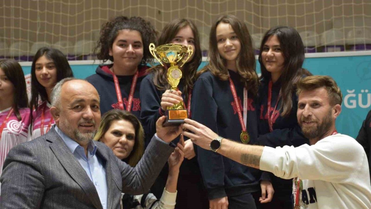 Afyon'da dart yarışmaları tamamlandı