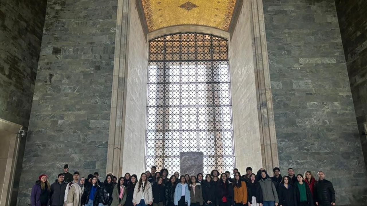 Beylikovalı öğrenciler Ankara’yı ziyaret ediyor