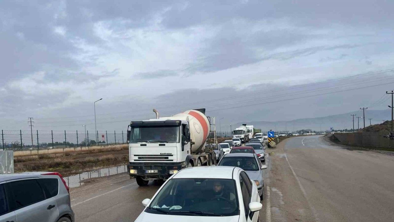 Eskişehir'de AÖF sınavları yoğun trafiğe sebep oldu