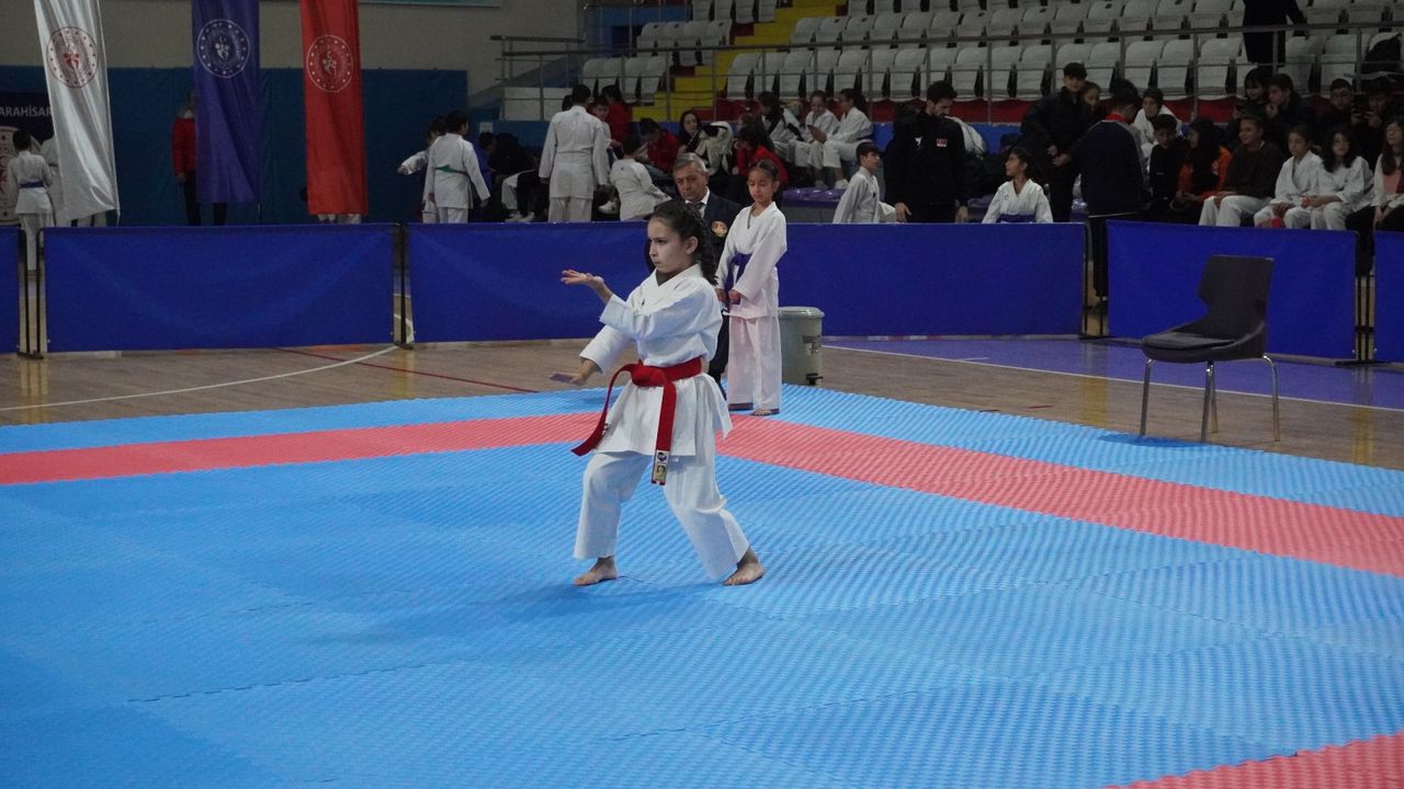 Afyon'da Okul Sporları Karate Müsabakaları başladı