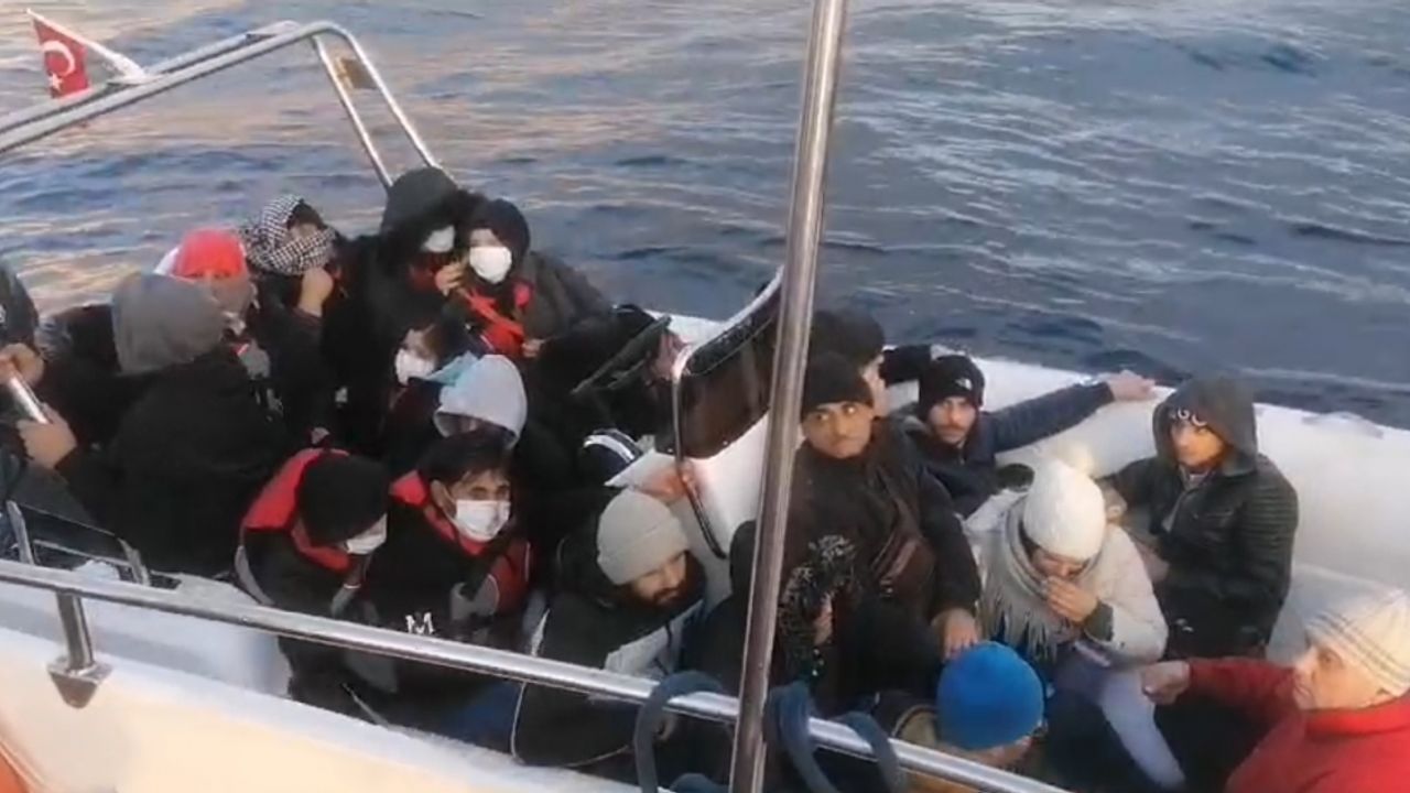 Bodrum açıklarında 57 düzensiz göçmen yakalandı