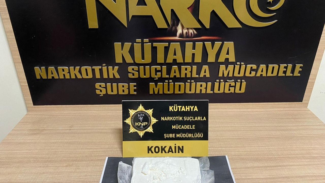 Kütahya'da üzerinde 996 gram kokain ele geçirilen şüpheli tutuklandı