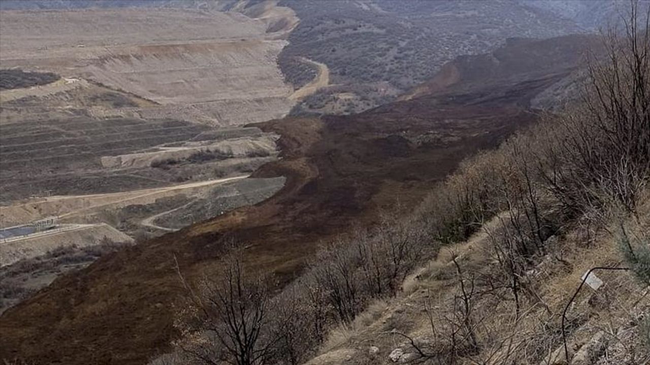 Erzincan'da altın madeninde toprak kayması