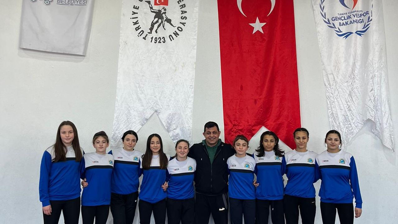 Afyonlu kızlar Türkiye Güreş Şampiyonası’na hazır: Şampiyona Afyon’da