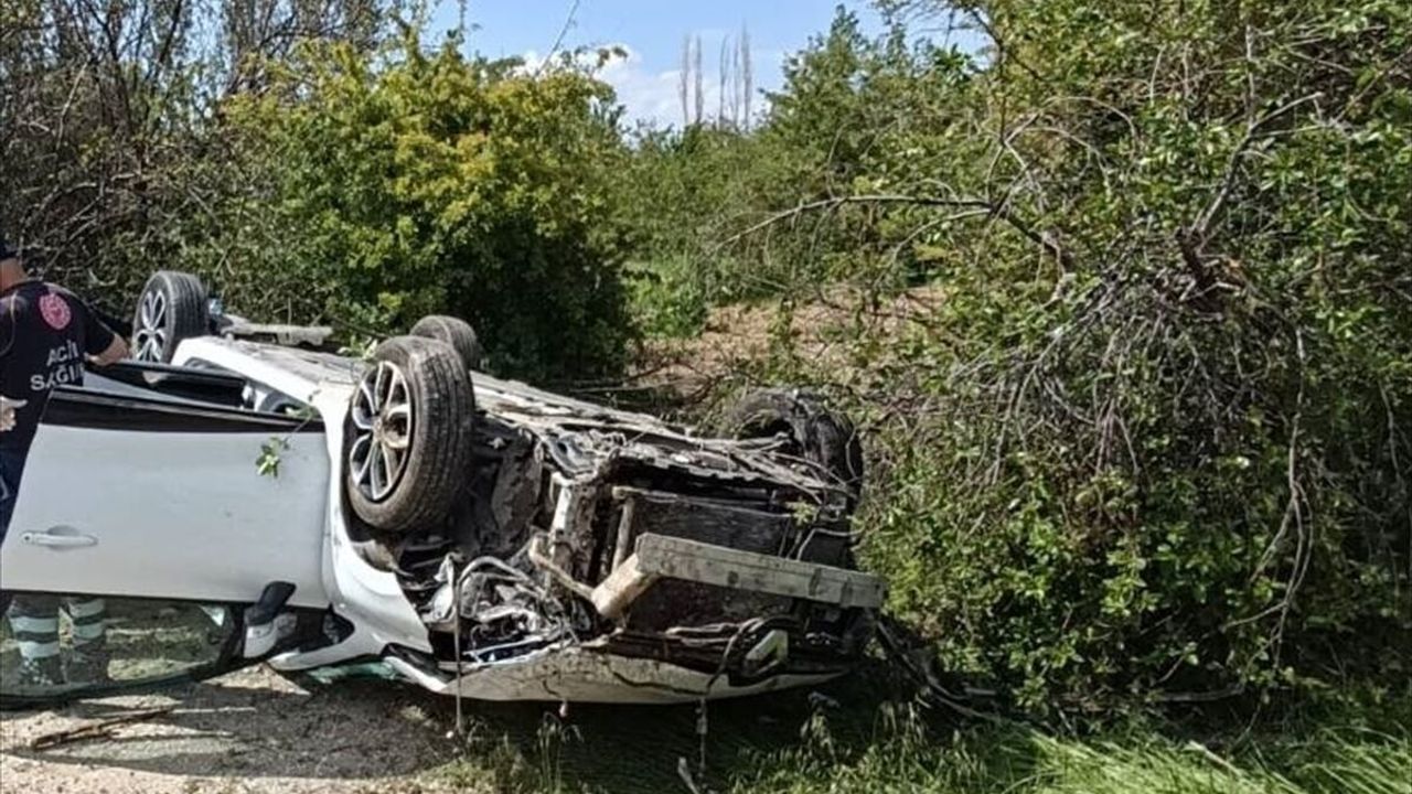 Afyon Çay’da otomobil takla attı: Çok sayıda yaralı var
