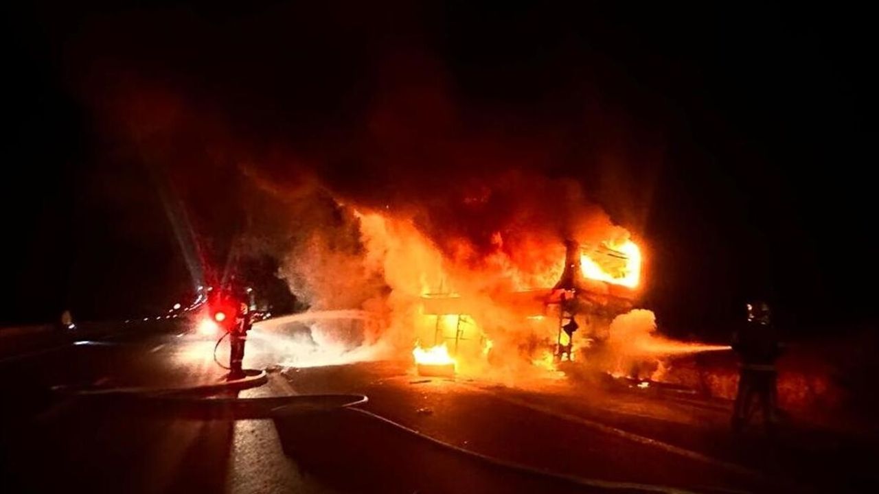 Denizli’de kahreden otobüs faciası: Alev topuna dönen otobüste 9 aylık bebekle birlikte 8 kişi öldü