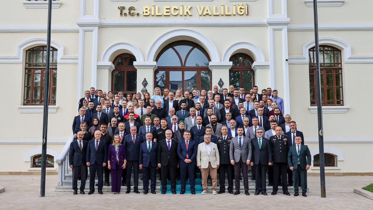 Bilecik'te Bayramlaşma Programı: Vali Sözer'den Birlik ve Beraberlik Mesajı