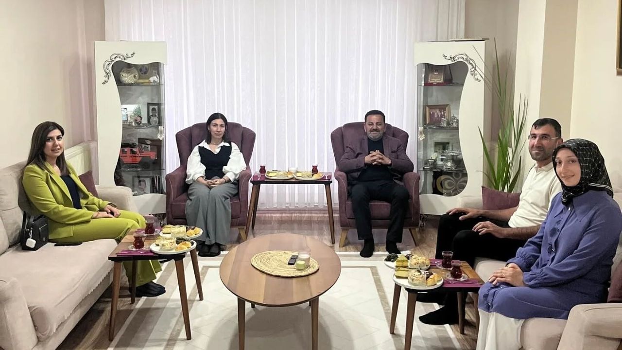 Bilecik Aile ve Sosyal Hizmetler İl Müdürü, Gazi Barış Bağcı ve Ailesini Ziyaret Etti