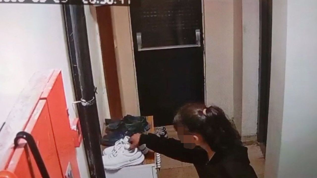 Eskişehir'de bayramlık ayakkabı hırsızlığı güvenlik kamerasında