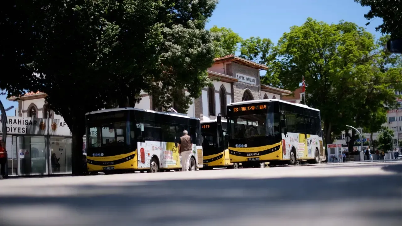 Afyon Belediyesi Duyurdu: Kurban Bayramı'nda Toplu Taşıma ile İlgili Karar
