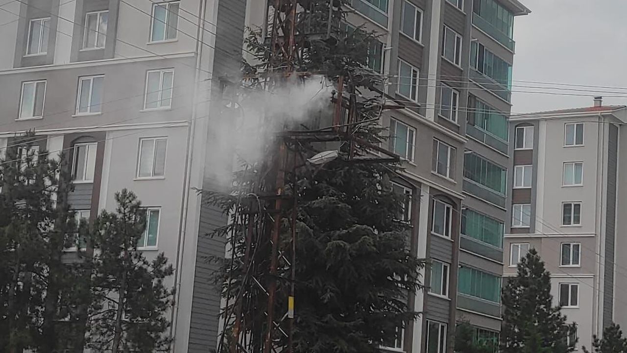 Afyon’da mahalle arasında trafo yangını paniği