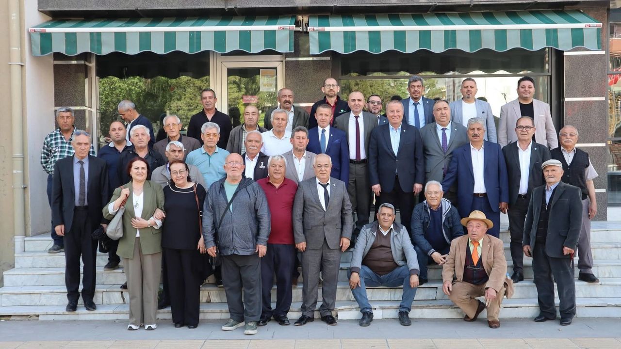 İYİ Parti Afyon’da bayram coşkusu ilçelerde devam etti: “Memleketimizin yarınlarını hep birlikte inşa edeceğiz