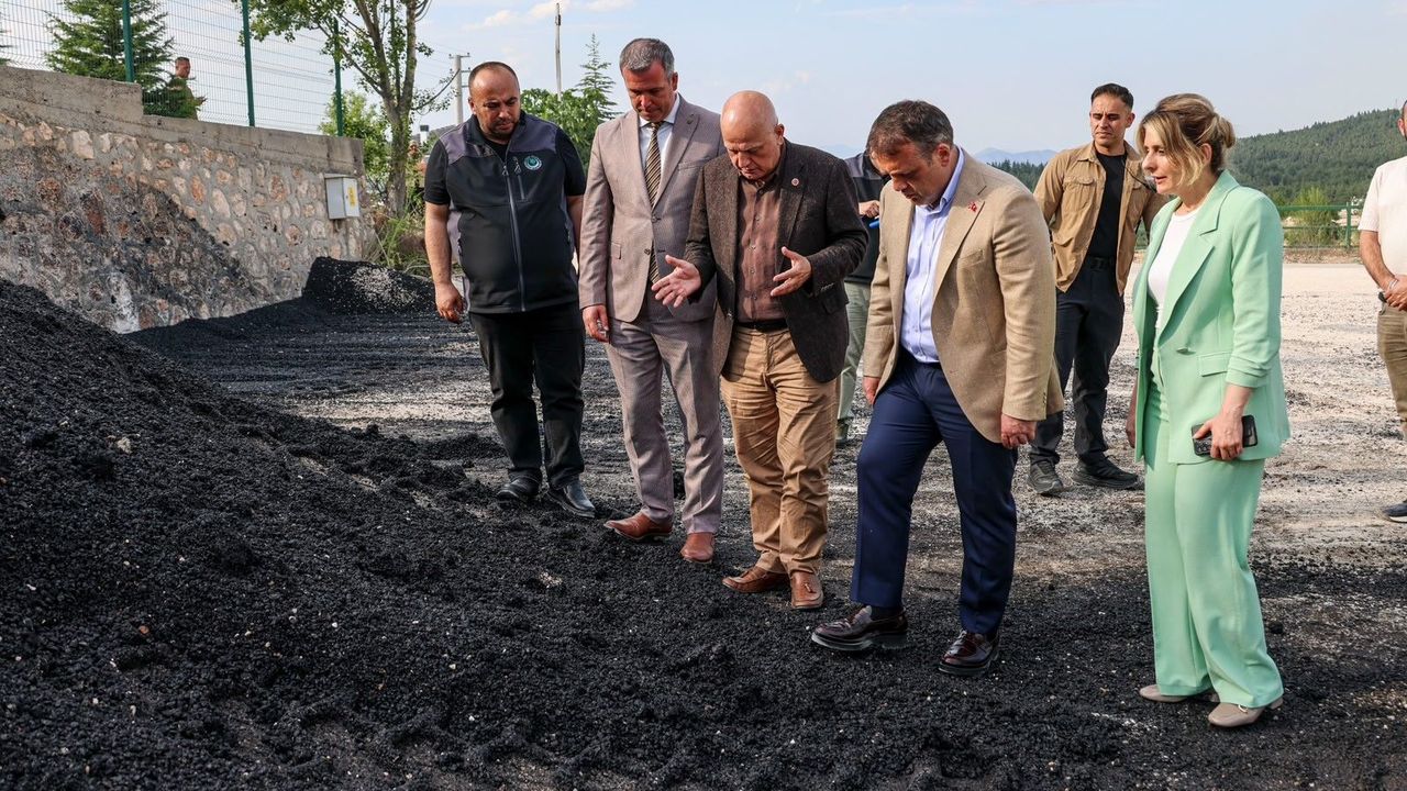 Vali Sözer Yol Yapım Çalışmalarını ve Asfalt Tesisini İncele