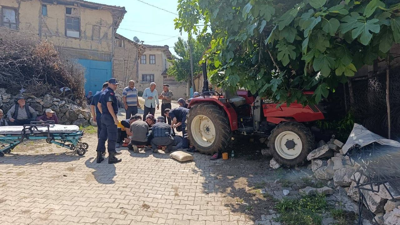 Bilecik'te Traktörden Düşen Sürücü Hayatını Kaybetti