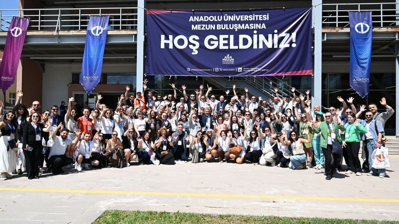Kampüste Yıllar Sonra Buluşma: İlk "Anadolu Mezun Buluşması"