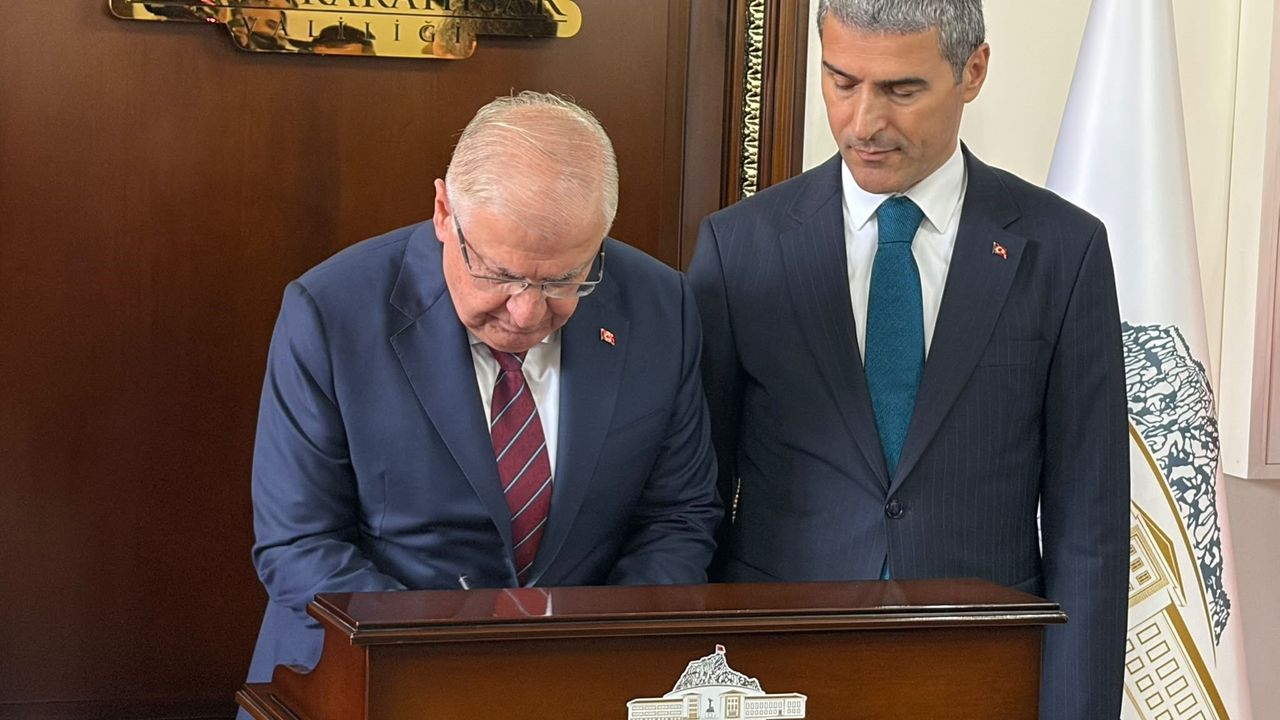 Milli Savunma Bakanı Yaşar Güler Afyonkarahisar’da üs denetledi