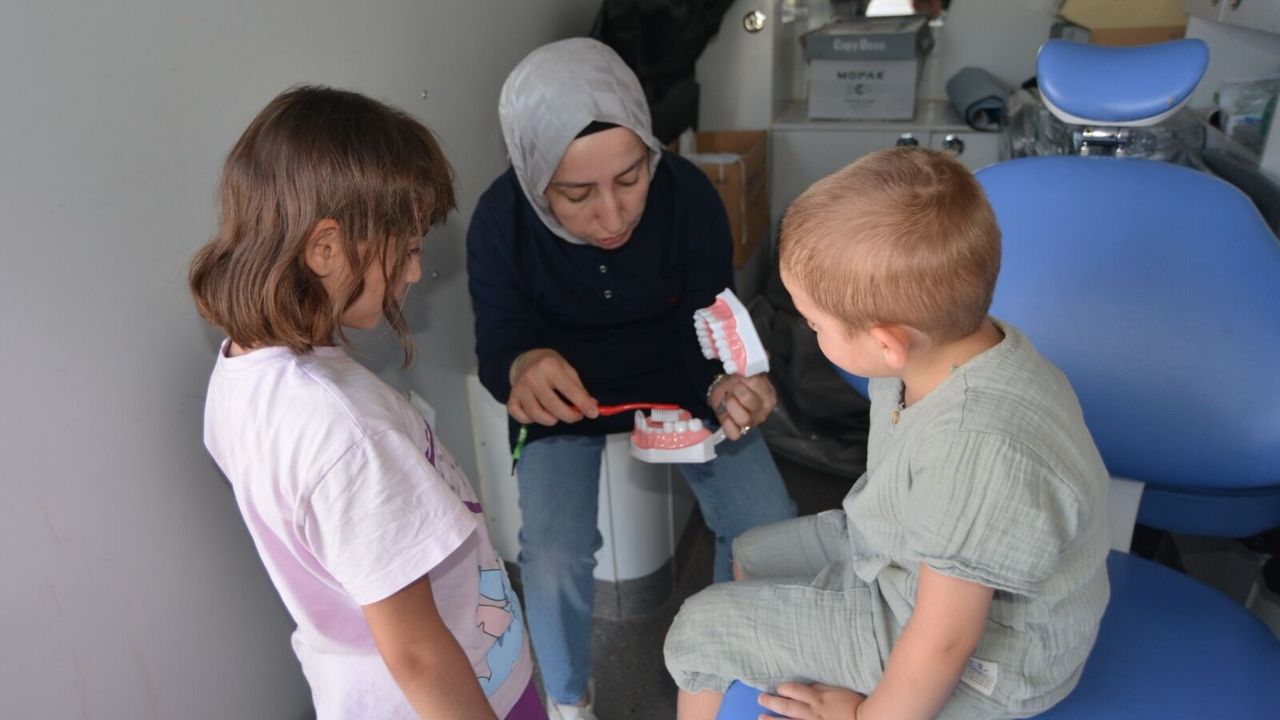 Halk Sağlığı Haftası’nın ikinci gününde “Sağlıklı Çocuk, Sağlıklı Gelecek” teması işlendi