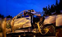 Afyon'de feci kaza: Otomobil parçalandı, 2 genç öldü, 2 genç yaralı!