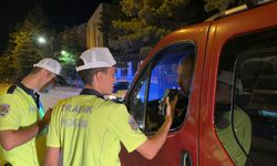 Afyon Bolvadin'de polisler gece denetimi yaptı