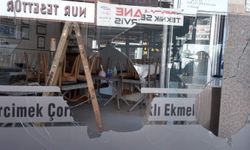 Afyon'da vatandaş kriz geçirdi dükkan ve bankaların camlarını kırdı!
