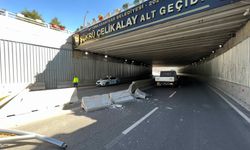 Afyon’da alt geçitte feci kaza: Bariyerlere ve aydınlatma direğine çarptı!