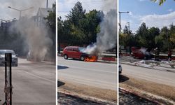 Afyon’da Cezaevi karşısında bir araç alev alev yandı!