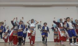 4'üncü geleneksel halk oyunlarında, Afyon'da 240 öğrenci hünerlerini sergiledi