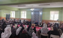 Afyon'da merkez camilerde "En Güvenli Sığınağımız Aile" programı verildi
