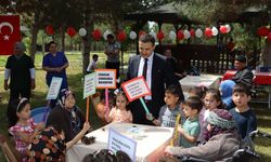 Afyon'da anaokulu öğrencileri huzurevi sakinleriyle buluştu