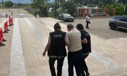 İzmir'de cezaevine uyuşturucu sokmaya çalıştığı öne sürülen avukat tutuklandı