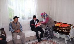 Şuhut Kaymakamı Şehit ailesini ziyaret etti: Devlet olarak şehit aileleri ve gazilerin her zaman yanındayız