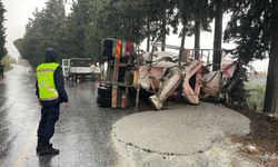 Aydın'da beton mikserinin devrildi: Kazada sürücü yaralandı