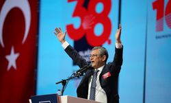 Kılıçdaroğlu kaybetti: Özgür Özel CHP'nin Genel Başkanı oldu