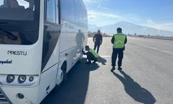 Afyon Bolvadin'de kış lastiği olmayan sürücülere ceza yağdı