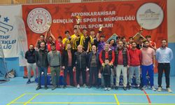 Afyon'da masa tenisi müsabakaları sona erdi: Kupayı Şuhut Anadolu Lisesi kaldırdı