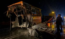 Eskişehir-Afyon yolunda 2 belediye otobüsü ile karavan çarpıştı: Onlarca yaralı var!