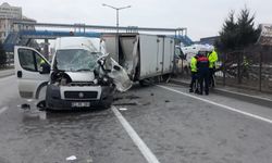 Afyon'da feci kaza: Lastiği patlayan araca arkadan başka araç çarptı!