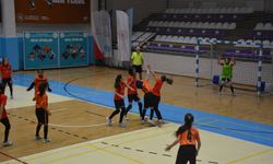 Afyon'da hentbol şampiyonu Işıklar Ortaokulu oldu: Afyon'u temsil edecekler