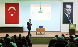 İzmir Yüksek Teknoloji Üniversitesi Rektörü Baran, lise öğrencileriyle buluştu