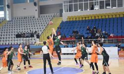 Afyon'da müsabakalar başladı: Basketbol U-14 ikinci Bölge Şampiyonası burada...