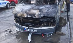 Nazilli'de yanan minibüs kullanılamaz hale geldi