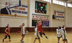 Afyon’da kız ve erkeklerde basketbolun en iyi takımları belli oldu